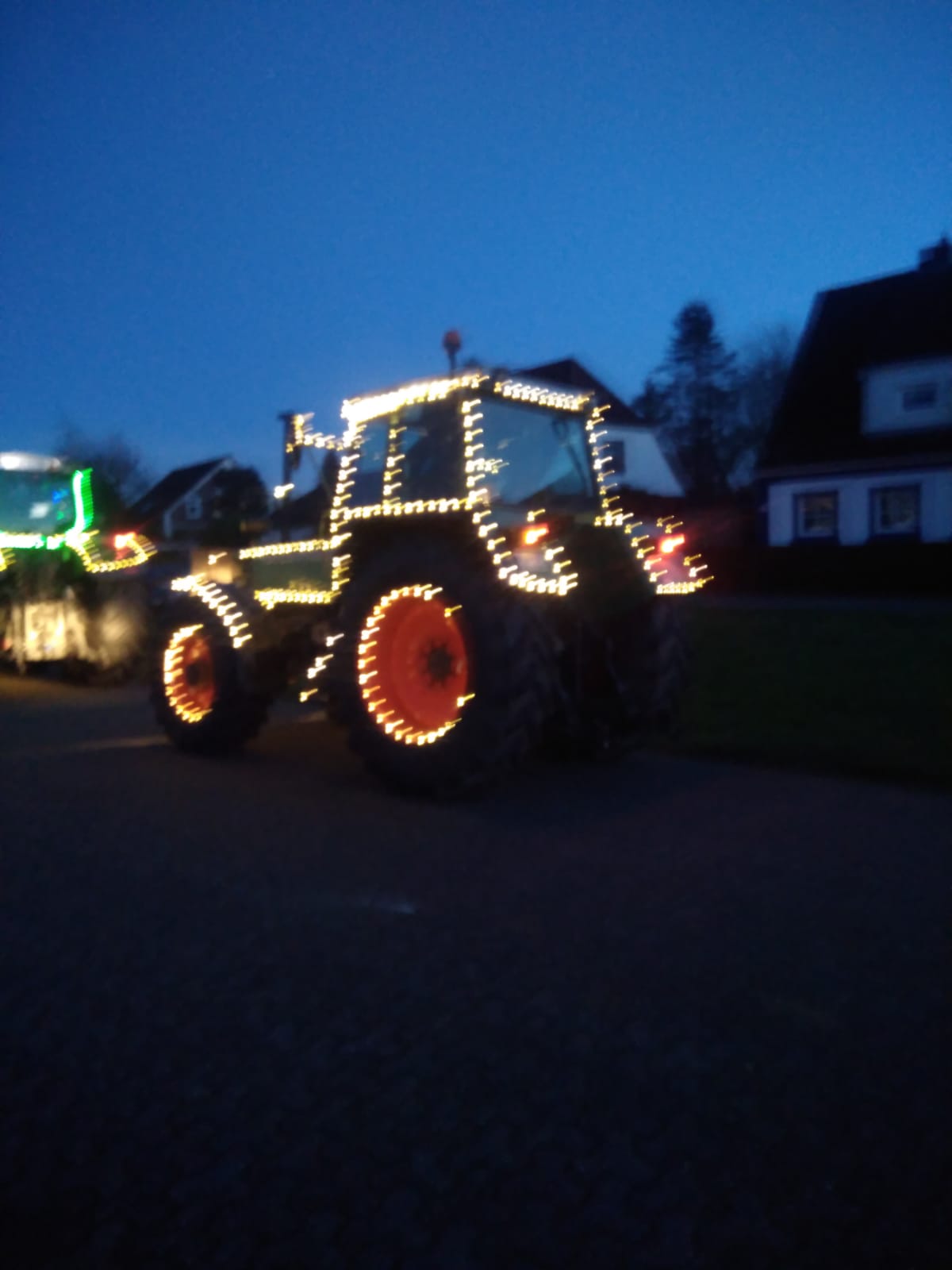 newsimages/78-Trecker 2.jpg